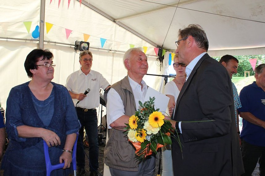 "Wir bauen Br&uuml;cken"