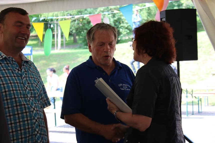 "Wir bauen Br&uuml;cken"