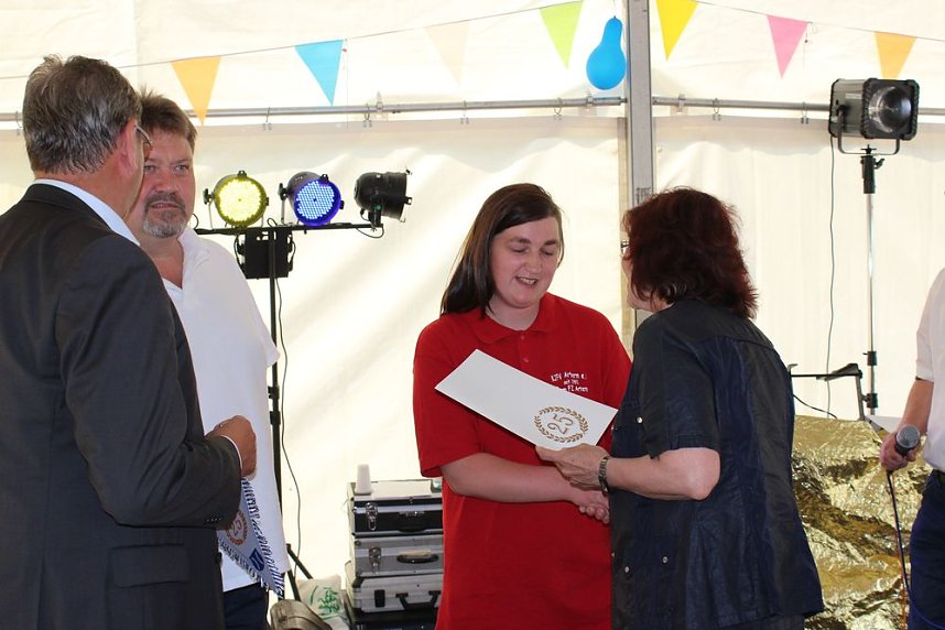 "Wir bauen Br&uuml;cken"