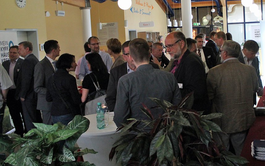 Mit Unternehmern gefr&uuml;hst&uuml;ckt