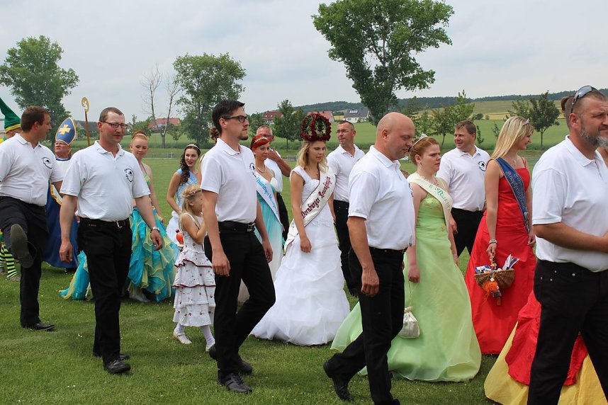 Laubk&ouml;nig gekr&ouml;nt - Geheimnis der Hofdamen gel&uuml;ftet!