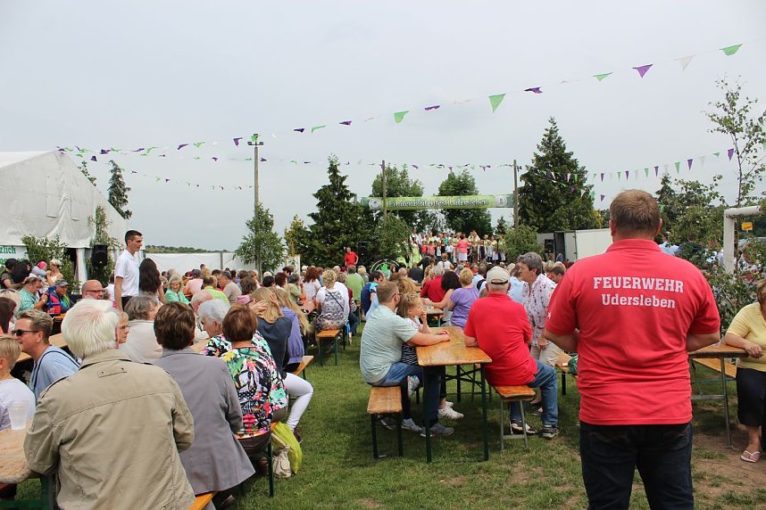 Laubk&ouml;nig gekr&ouml;nt - Geheimnis der Hofdamen gel&uuml;ftet!