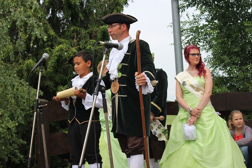 Laubk&ouml;nig gekr&ouml;nt - Geheimnis der Hofdamen gel&uuml;ftet!