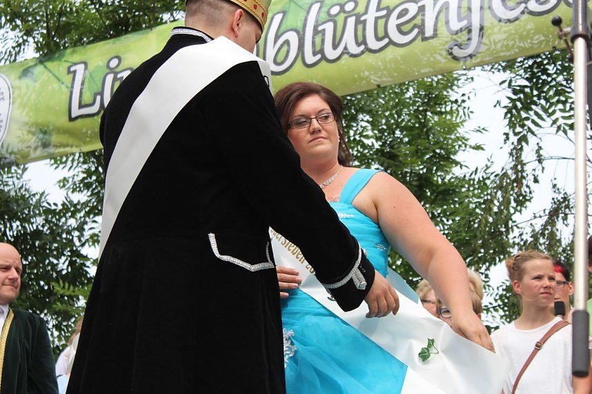 Laubk&ouml;nig gekr&ouml;nt - Geheimnis der Hofdamen gel&uuml;ftet!