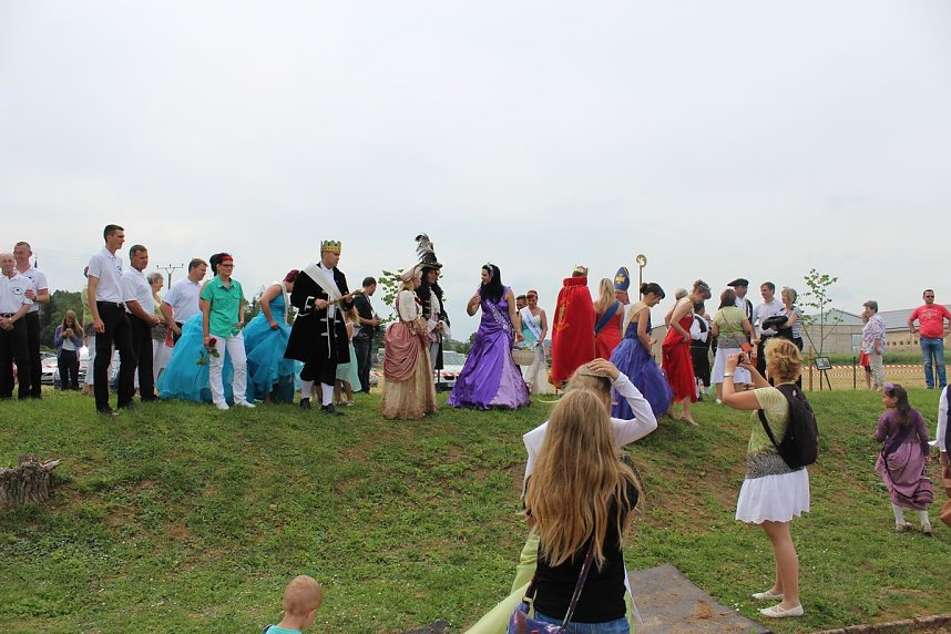 Laubk&ouml;nig gekr&ouml;nt - Geheimnis der Hofdamen gel&uuml;ftet!