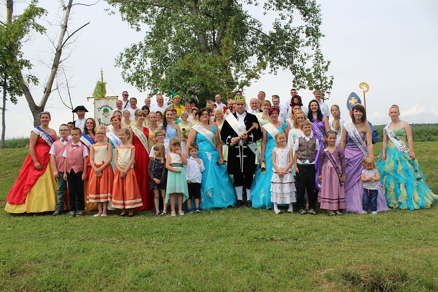 Laubk&ouml;nig gekr&ouml;nt - Geheimnis der Hofdamen gel&uuml;ftet!