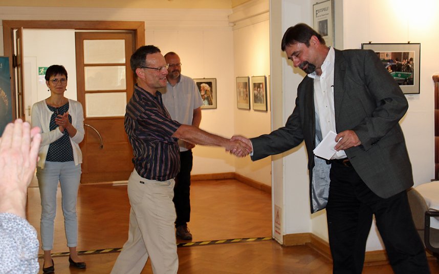 K&uuml;nstler auf zwei "Instrumenten"