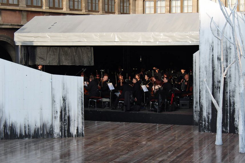 Nass vor der Premiere