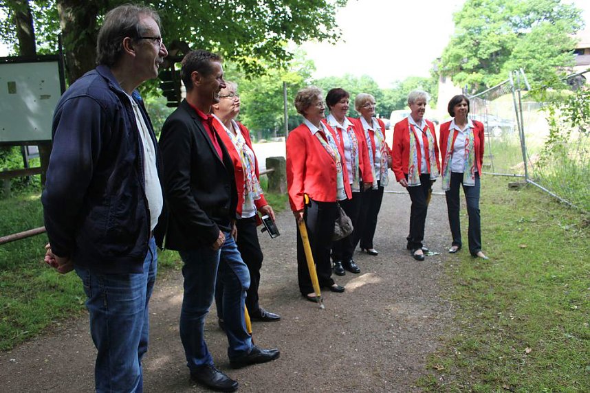 Klingender Wanderweg &uuml;bergeben