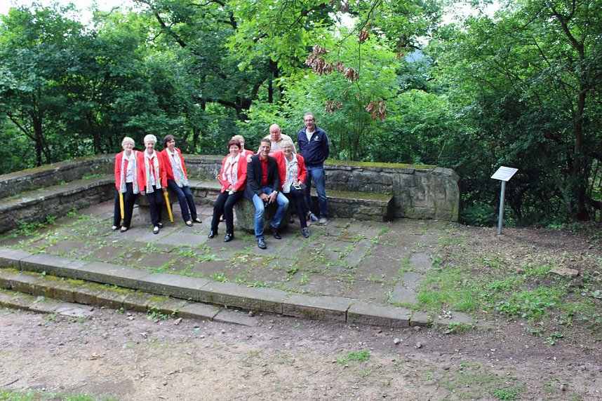Klingender Wanderweg &uuml;bergeben
