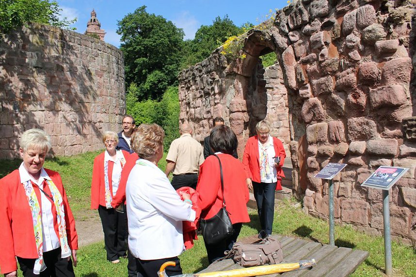 Klingender Wanderweg &uuml;bergeben