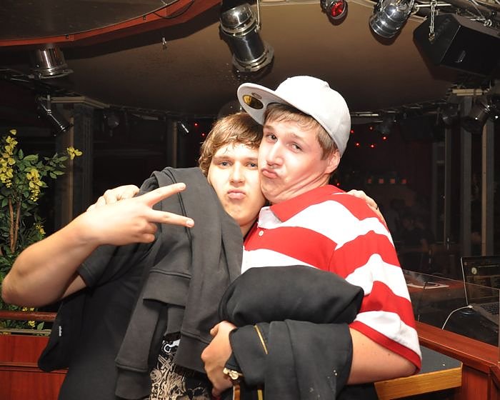 Musik und Handys in der Webe