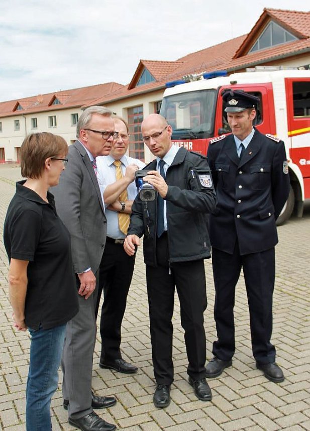 &Uuml;bergabe einer  W&auml;rmebildkamera an die Feuerwehr Sondershausen