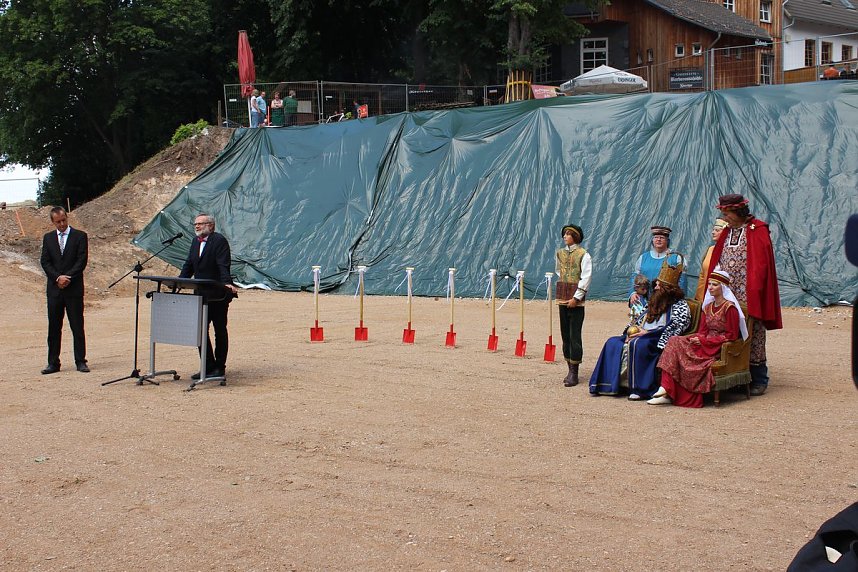 Spatenstich f&uuml;r Geo-Informationszentrum