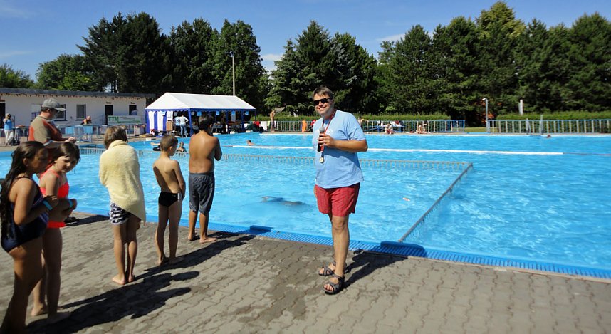 24-h-Schwimmen im Freibad Gro&szlig;furra