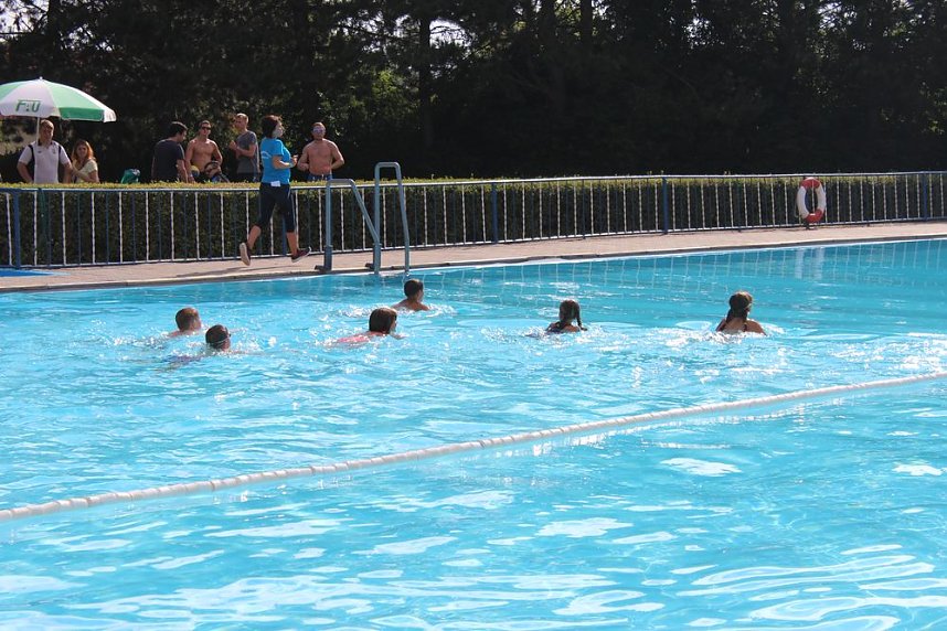 24-Stundenschwimmen gestartet