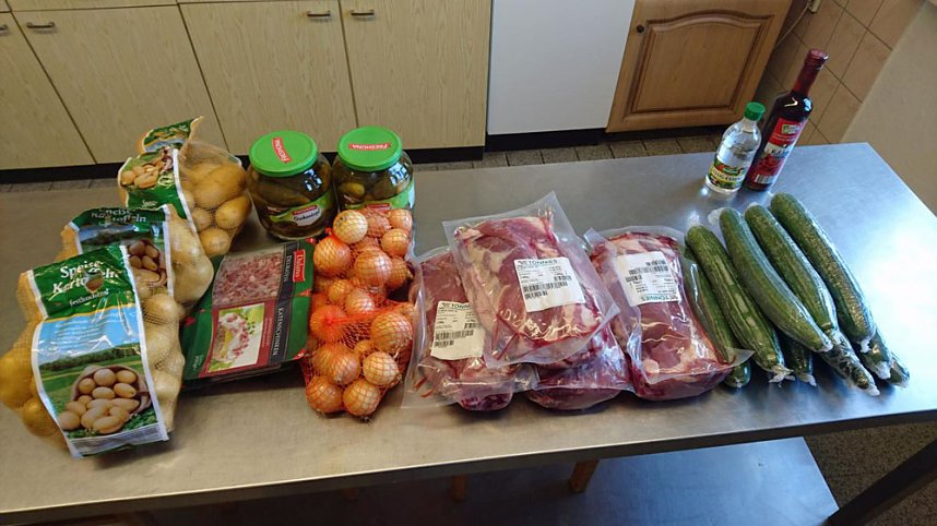 Linke Stadtratsfraktion grillte in Arterner Suppenk&uuml;che