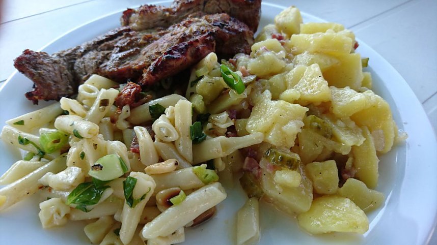 Linke Stadtratsfraktion grillte in Arterner Suppenk&uuml;che