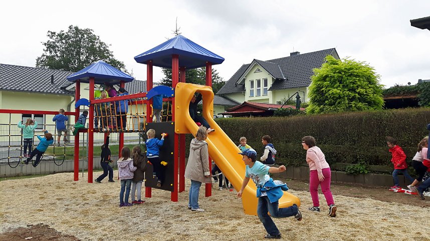 Spielger&auml;t in Ebeleben &uuml;bergeben