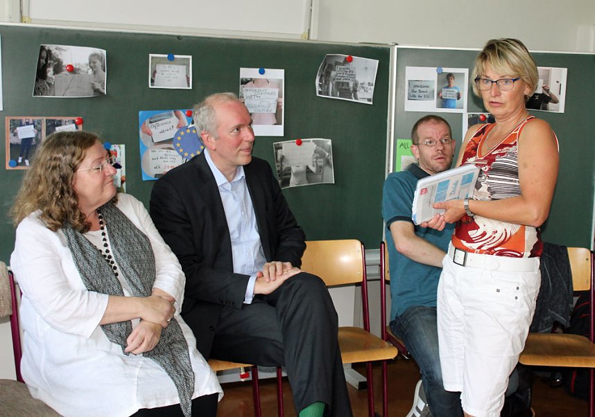 EU-Politiker im Gymnasium