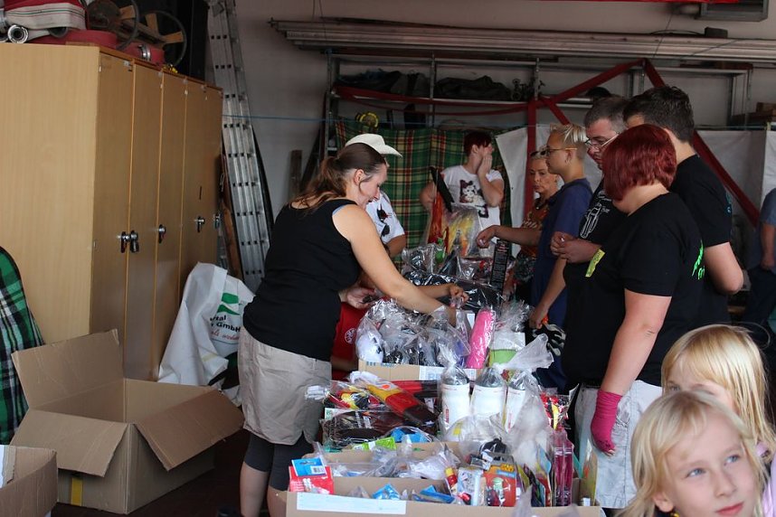 Abgebranntes Haus und viele Spiele