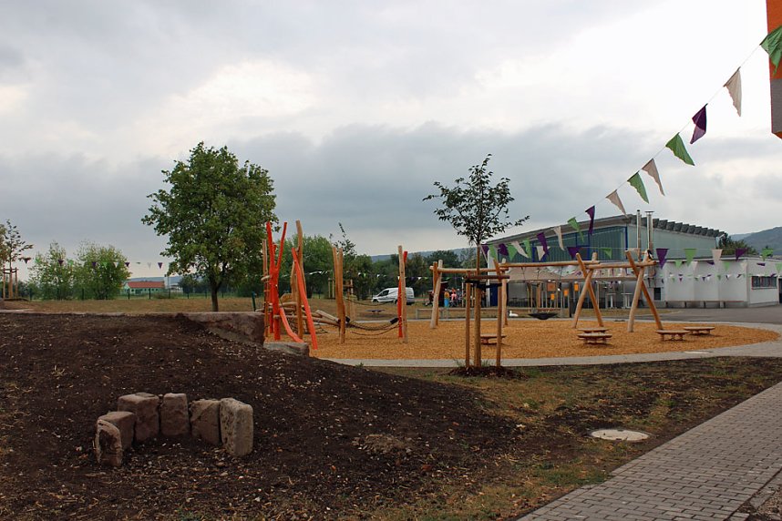 Feierliche &Uuml;bergabe Grundschule