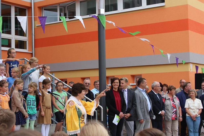 Feierliche &Uuml;bergabe Grundschule