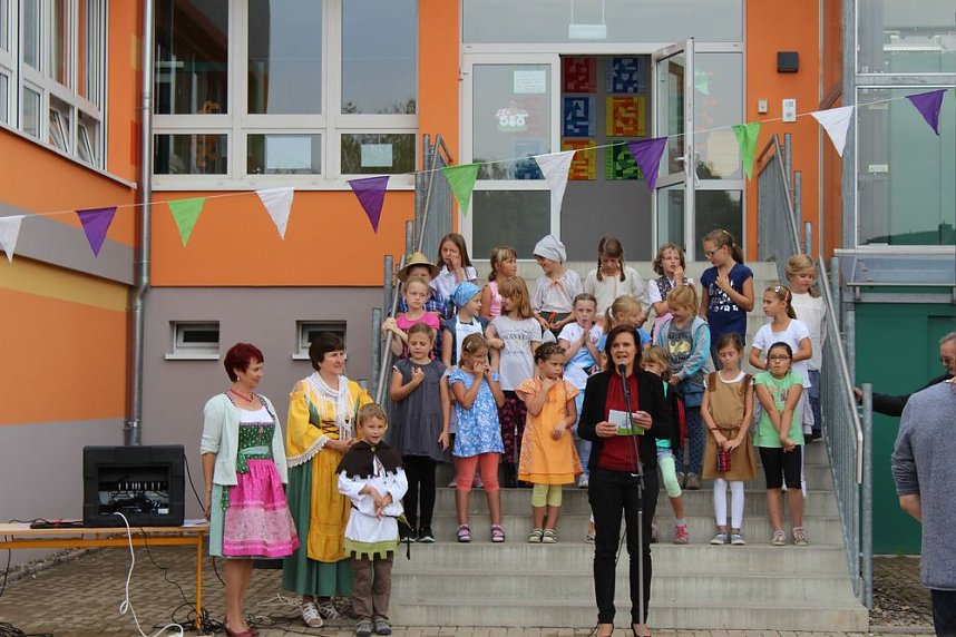 Feierliche &Uuml;bergabe Grundschule