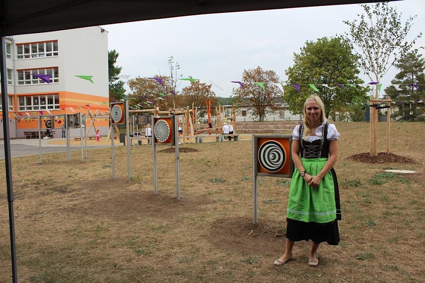 Feierliche &Uuml;bergabe Grundschule