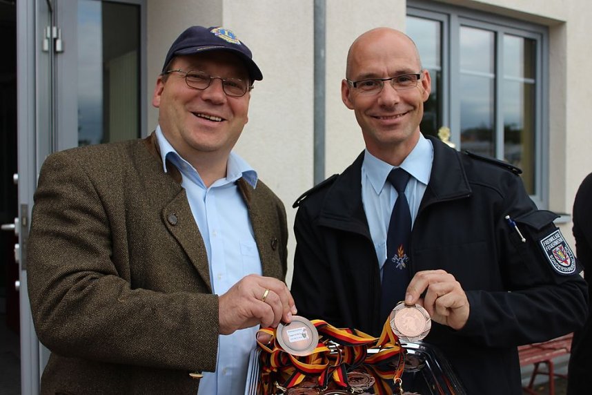 Medaillen &uuml;bergeben