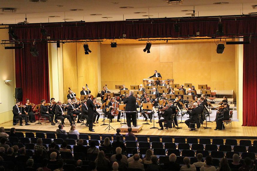 &Uuml;berw&auml;ltigender Einstieg in die Konzertsaison