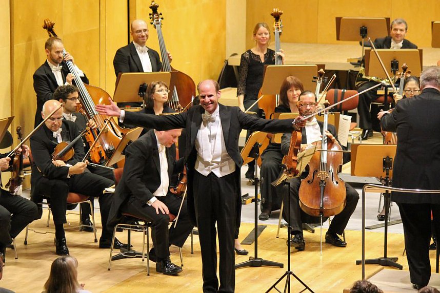 &Uuml;berw&auml;ltigender Einstieg in die Konzertsaison