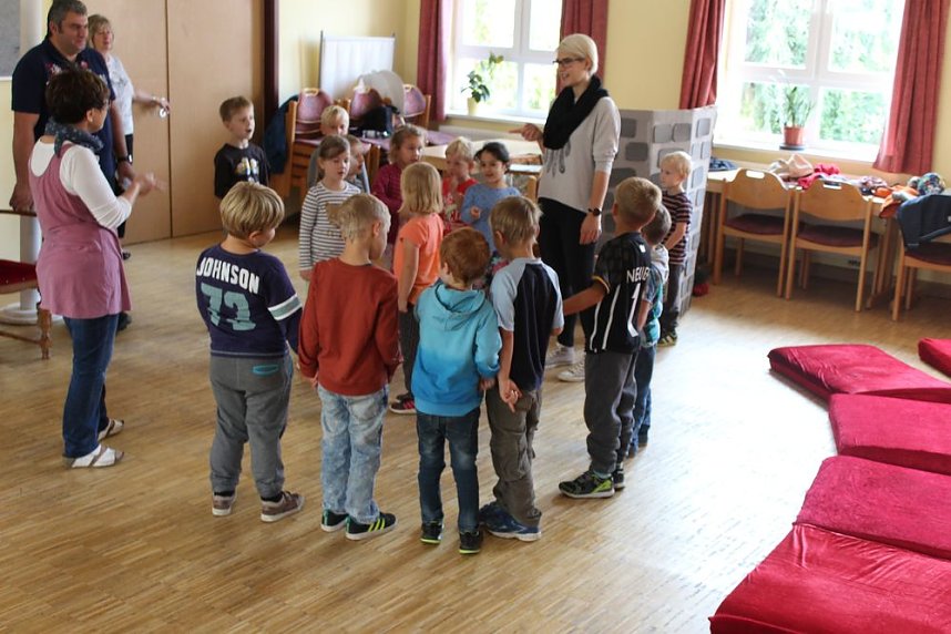 Vorlesen, Tanz und Theater