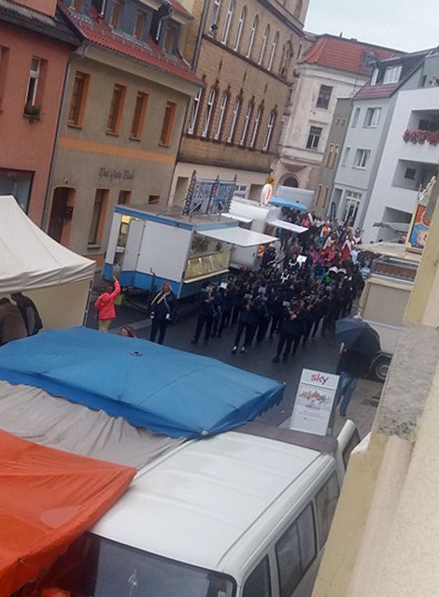 Erste Regenwand unsch&ouml;n f&uuml;r den Zwiebelmarkt