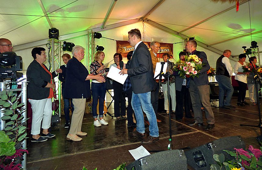 Gro&szlig;e Beteiligung am 22."Frankenh&auml;user Blumensommer" 2016