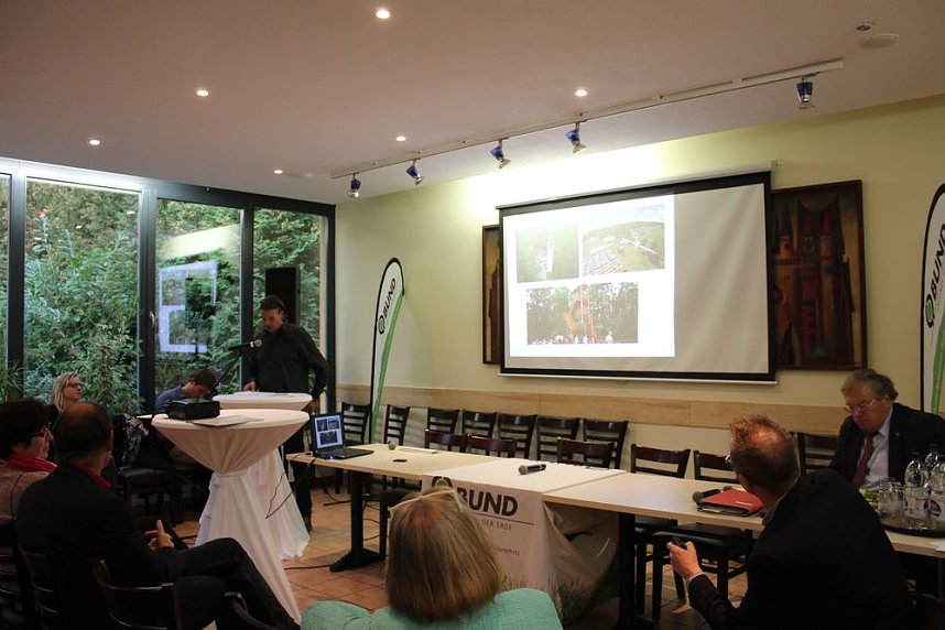 Pl&auml;doyer f&uuml;r den Possen als Urwald