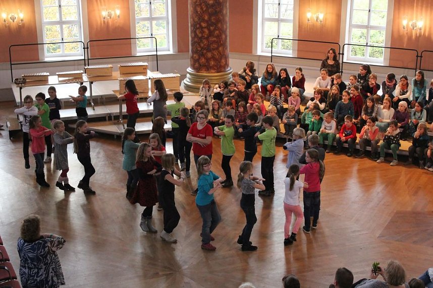 Getanzt und gesungen