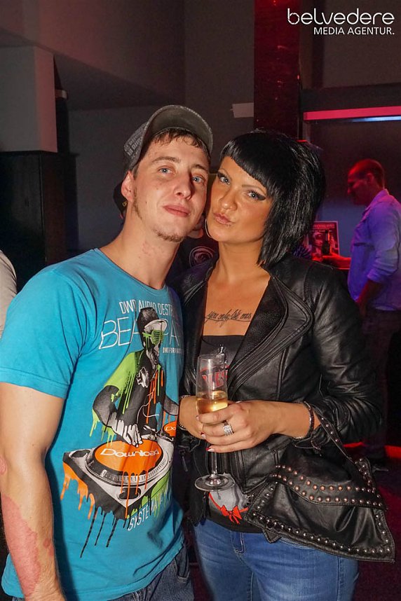 Wir bekennen Farbe! - so hie&szlig; das Motto der Nacht vom Samstag zu Sonntag im Nordh&auml;user Jugendclubhaus. Auf die G&auml;ste wartete nicht nur jede Menge Licht, sondern auch jede Menge toller Musik. Wir haben wieder die Galerie f&uuml;r Sie zusammengestellt.