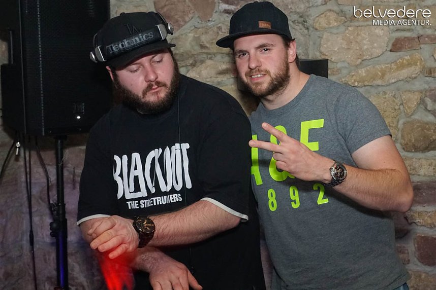 Wir bekennen Farbe! - so hie&szlig; das Motto der Nacht vom Samstag zu Sonntag im Nordh&auml;user Jugendclubhaus. Auf die G&auml;ste wartete nicht nur jede Menge Licht, sondern auch jede Menge toller Musik. Wir haben wieder die Galerie f&uuml;r Sie zusammengestellt.