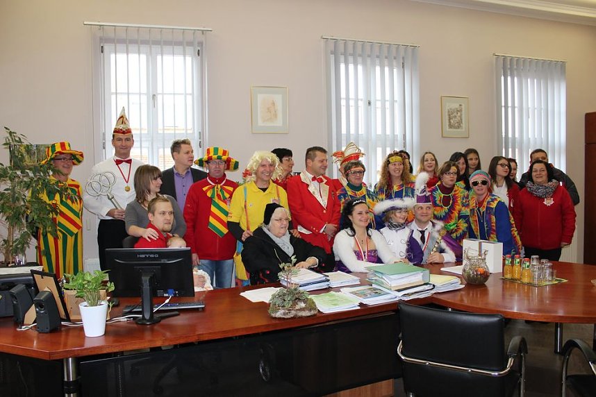 Im Handstreich B&uuml;rgermeistersitz erobert