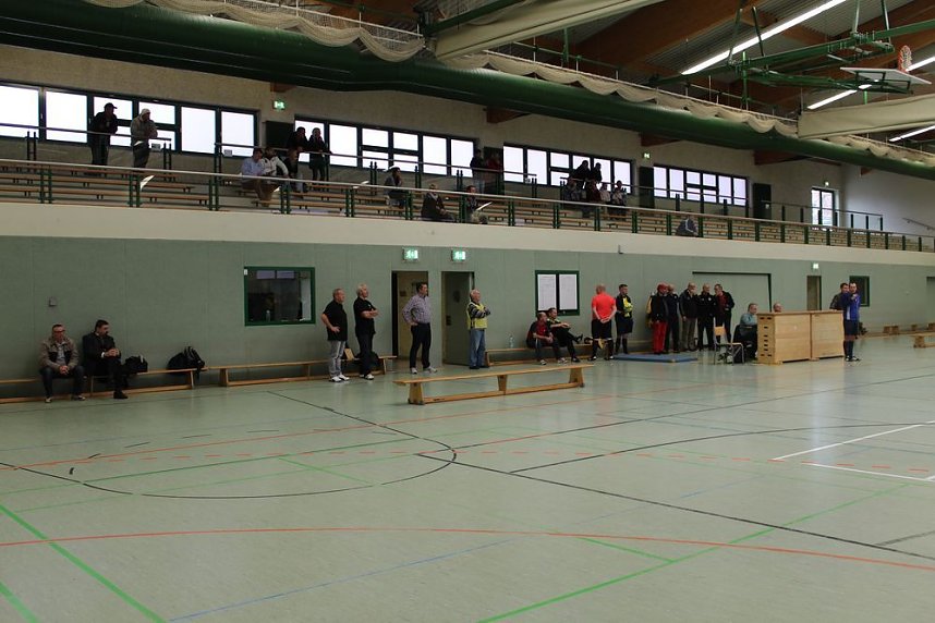 Titelverteidiger klar erfolgreich