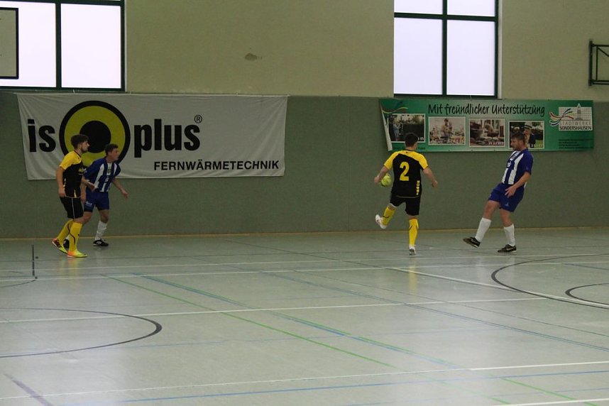 Titelverteidiger klar erfolgreich