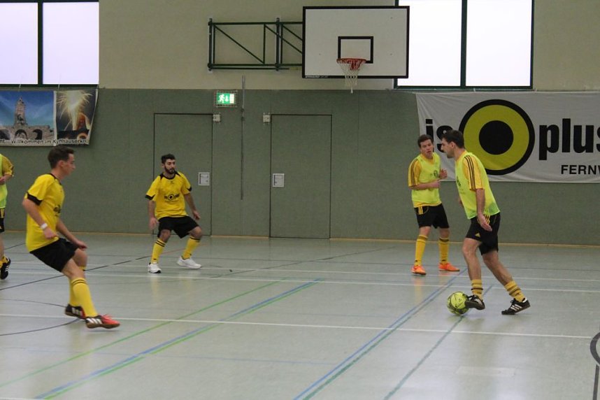 Titelverteidiger klar erfolgreich