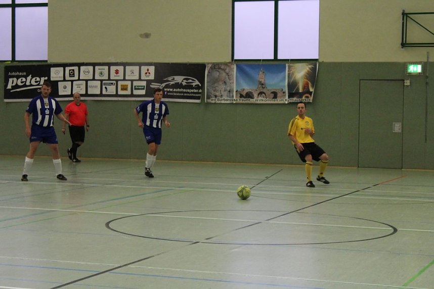 Titelverteidiger klar erfolgreich