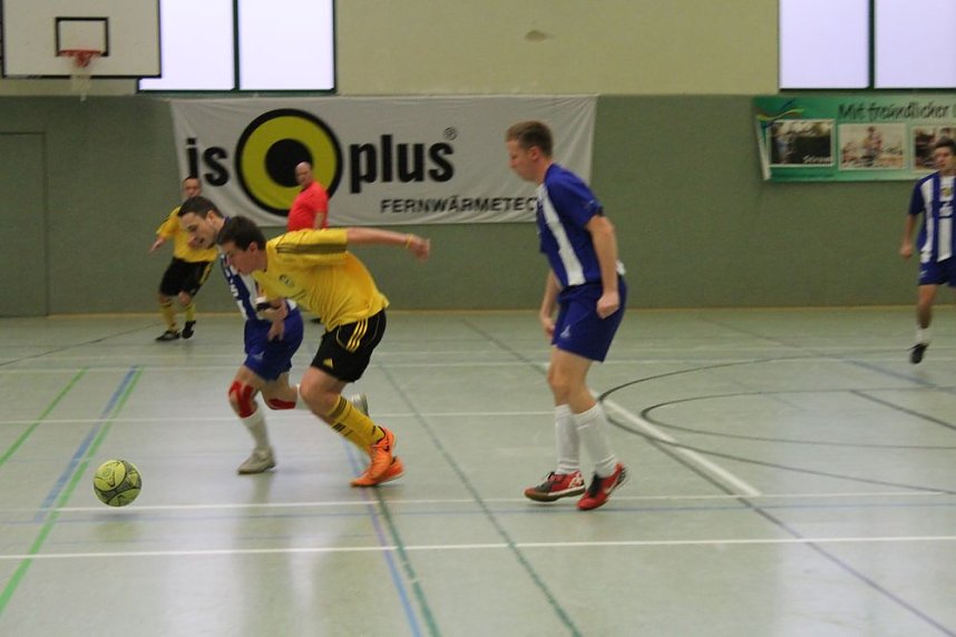 Titelverteidiger klar erfolgreich