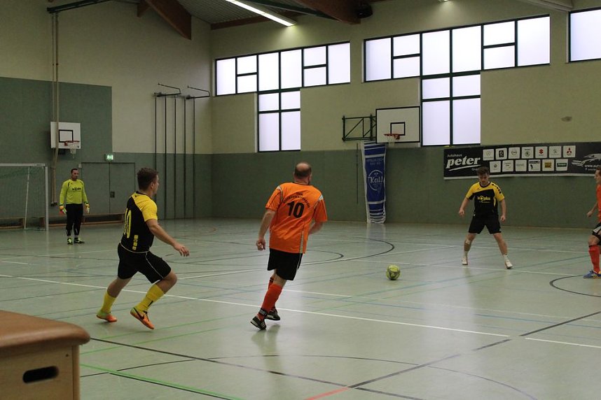 Titelverteidiger klar erfolgreich