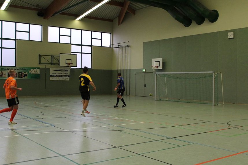 Titelverteidiger klar erfolgreich