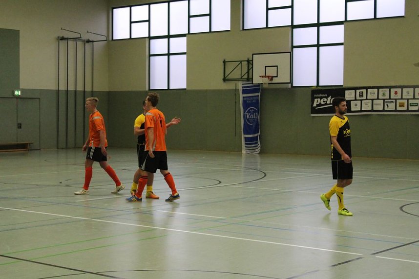 Titelverteidiger klar erfolgreich