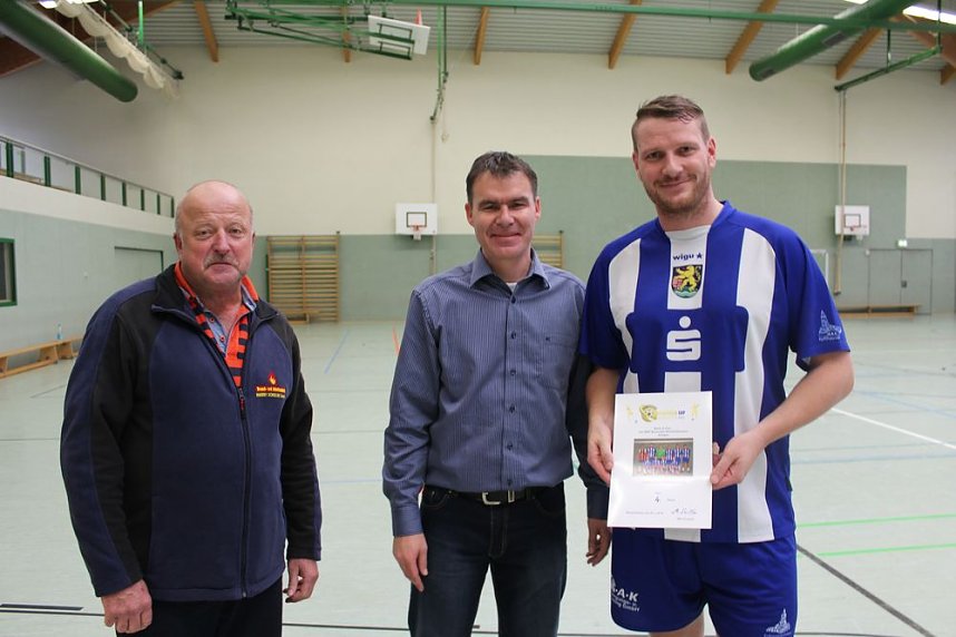 Titelverteidiger klar erfolgreich