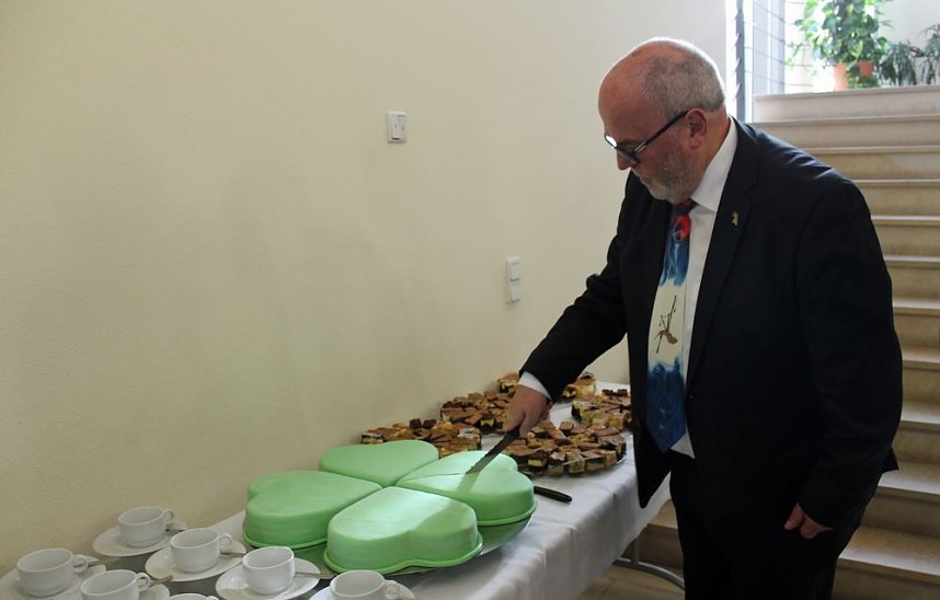 Ein Kapit&auml;n verl&auml;sst das Schiff